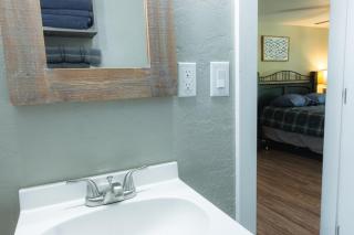 Near Lake Texoma Quad-plex Kitchenette - 27 - 9