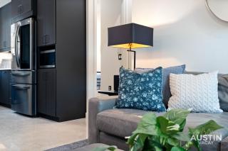 Luxury 2BR 2BA East Austin retreat w yard, deck and garage parking by Austin Vacay - 9