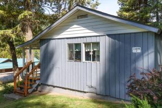Wilderness West Resort Cabin 2 - 4