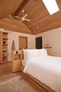 Serenity by the Lake at Dimensions - Cabin Three - 9