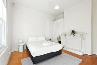 Views and Charm in West Hobart - - 9