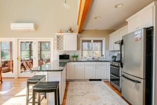 Light & spacious coastal haven - Saunderstown - 6