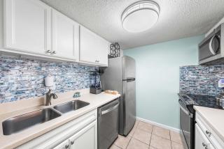 Holiday Surf and Racquet Unit 612 - 7