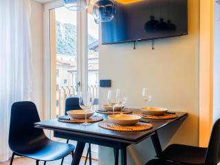 Luxury Retreat in Iseo - Jacuzzi, Balcony & Wi-Fi in the Heart of Town - 7