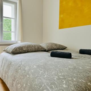 Cosy Long-Term Apartment with Free Parking - 0