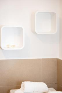 Stylish Central Apartment with Free Parking - Wenen - 8