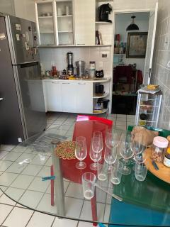 Suíte ampla arejada confortável e funcional - 5