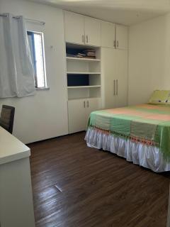 Suíte ampla arejada confortável e funcional - 2