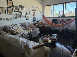 Suíte ampla arejada confortável e funcional - 1