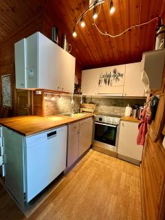 StugaNäraKungsberget - mysig stuga med kamin, grillkåta och vedbastu - Ockelbo - 8