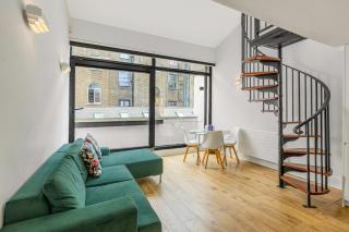 Peaceful 2BR Mews House with Garage, Zone 1 - 8