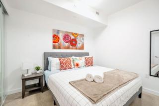 The Roland Chic 2BR Basement Suite 2BR Toronto Getaway near Downtown - 7