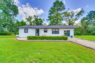 Near Table Rock Lake Family Home with Deck and Views - Golden - 8