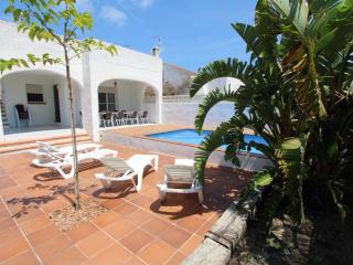 Casa con Piscina Privada, Cerca del Mar, WiFi Gratuito, Aire Opcional, Se Admiten Mascotas - ES-184-8 - 1