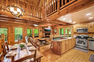 Ideal Location- Large Private Cabin w/Bear Visits! - Chalet Village - 4