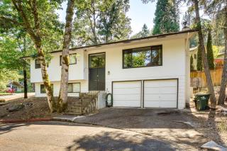 3 Mi to U of O Pet-Friendly Home with Covered Deck! - Eugene - 8