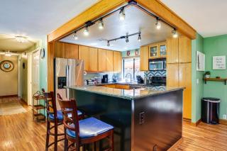 3 Mi to U of O Pet-Friendly Home with Covered Deck! - 1