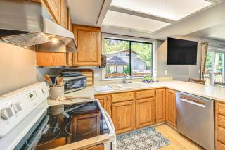 Home on More Than 1 Acre of Woods in Seattle Suburbs! - 1