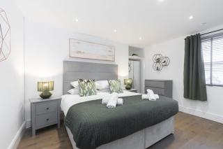 1-Bedroom Top Floor Apartment - 1