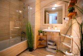 High-End Corner Stay with FREE Parking - Malaga - 4