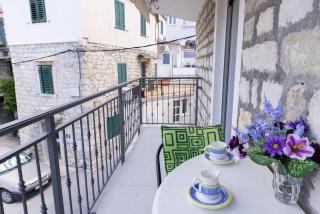 A apartment near beach with two balconies - Kaštela - 1