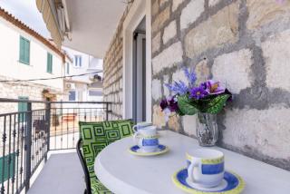 A1 apartment near beach with two balconies - Kaštela - 1