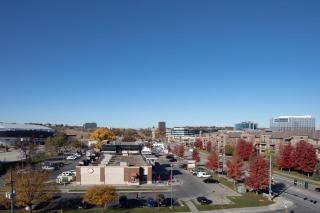 Aloft Omaha Aksarben Village - 9