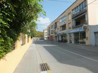 Bonito apartamento de 2 habitaciones en Roses con estacionamiento, aire acondicionado, cerca del centro y de la playa - ES-204-46 - 1