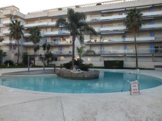 Apartamento con Piscina Comunitaria y Parking en Roses, Cerca de Playa y Actividades - ES-204-15 - Roses - 6