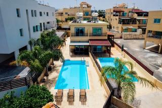 Felicity Beachside Stylish 2-BR Villa Paralimni - Paralimni - 8