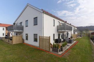 Earthy Ground Floor Home with Patio Sunbeds Greenery - 7