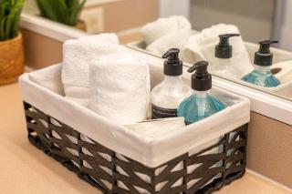 Luxury & Comfy Family Gem near Disney with Pool and Gym - 6