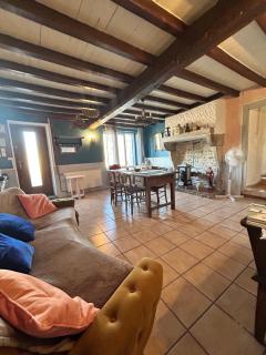 APPARTEMENT INDÉPENDANT plein de charme 2 chambres - 6