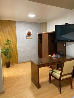 City Hotel - 7