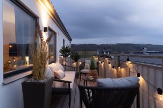Youthful 3BR Flat with Balcony and Hobby Game Board - Båstad - 9
