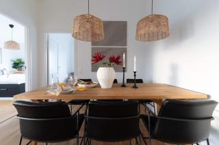 Spacious Home with Workspace and Cozy Balcony - Båstad - 4