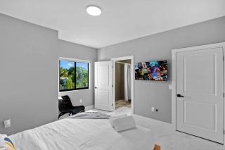 Comfortable Townhouse - Free Parking Included - 3