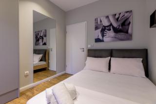 Mint - Lux Apt 2 - 8