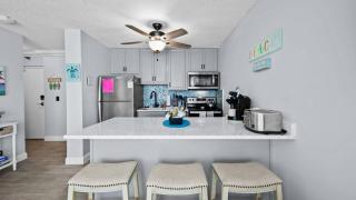 206C Gulf Water Views 2 bikes beach gear - 5
