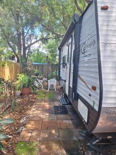 Tiny Trailer happy hole in the wall - 2