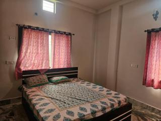 Pandit Devki Nandan Dharamsala & Guest House - Deoghar - 1