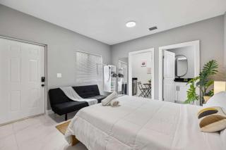 Your Wynwood Gateway Studio - 0