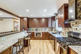 Pet-Friendly Retreat w/ Fenced Yard in Aurora - 9