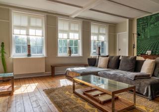 Country Home in Idyllic South Downs - Views, Free Parking for 7 cars, Play room, Steam room, Fire Pit and more - 2