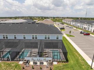 16101 Dream Home Perfect for Family near Disney & Water Parks - 1
