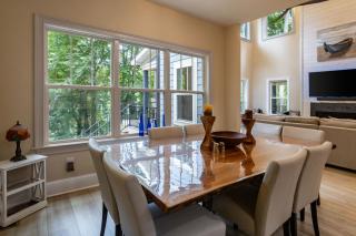 Cozy 3BR Home - Peaceful Lake Cove Views - 2