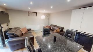 Cozy 1BR Flat next to NDK with Private Patio - 3