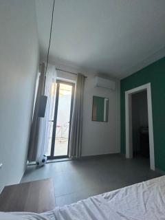 Stylish Seaside 1br Maisonette Marsaxlokk Bay - 8