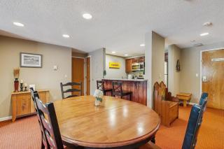 Trail View Condo 201 At Rivergreen - 1