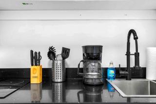 Modern Studio Near Wynwood & Design District - 4